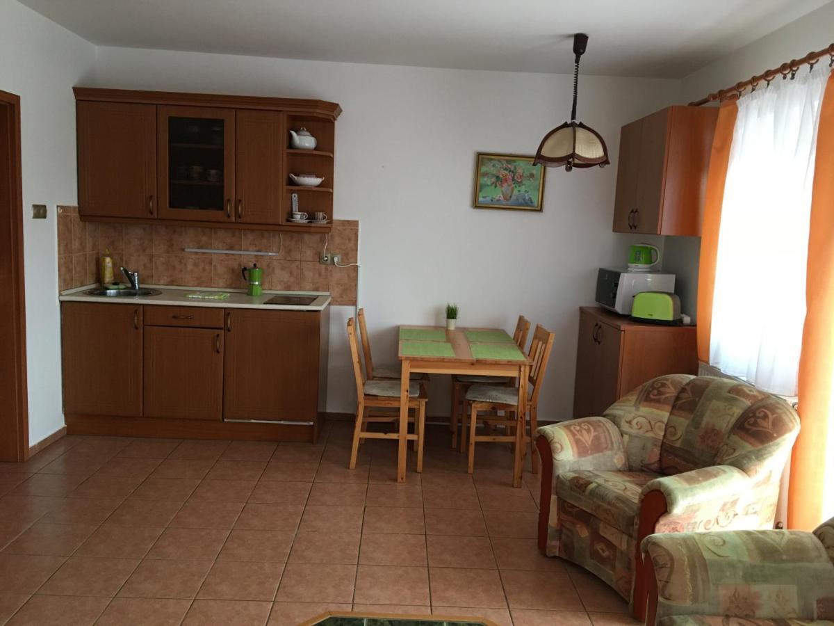 זלקרוס Central Apartments מראה חיצוני תמונה