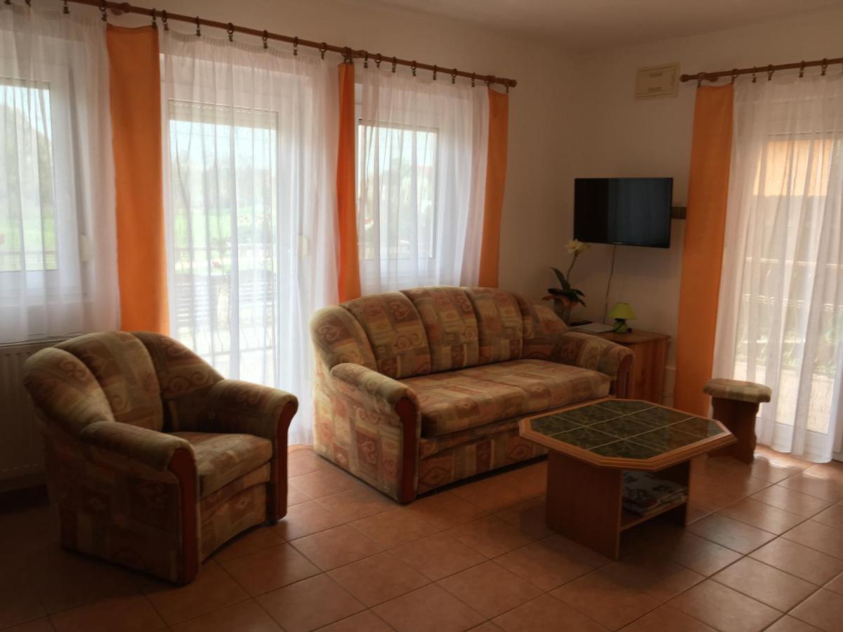 זלקרוס Central Apartments מראה חיצוני תמונה